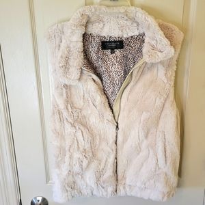 SANCTUARY Fur Faux zip up Vest in  Cream Color Size M